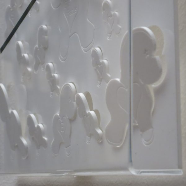 Orologio da parete in plexiglass con teca trasparente